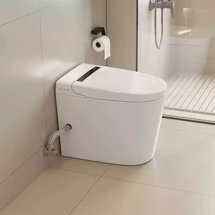 Toaletă inteligentă modernă, minimalistă